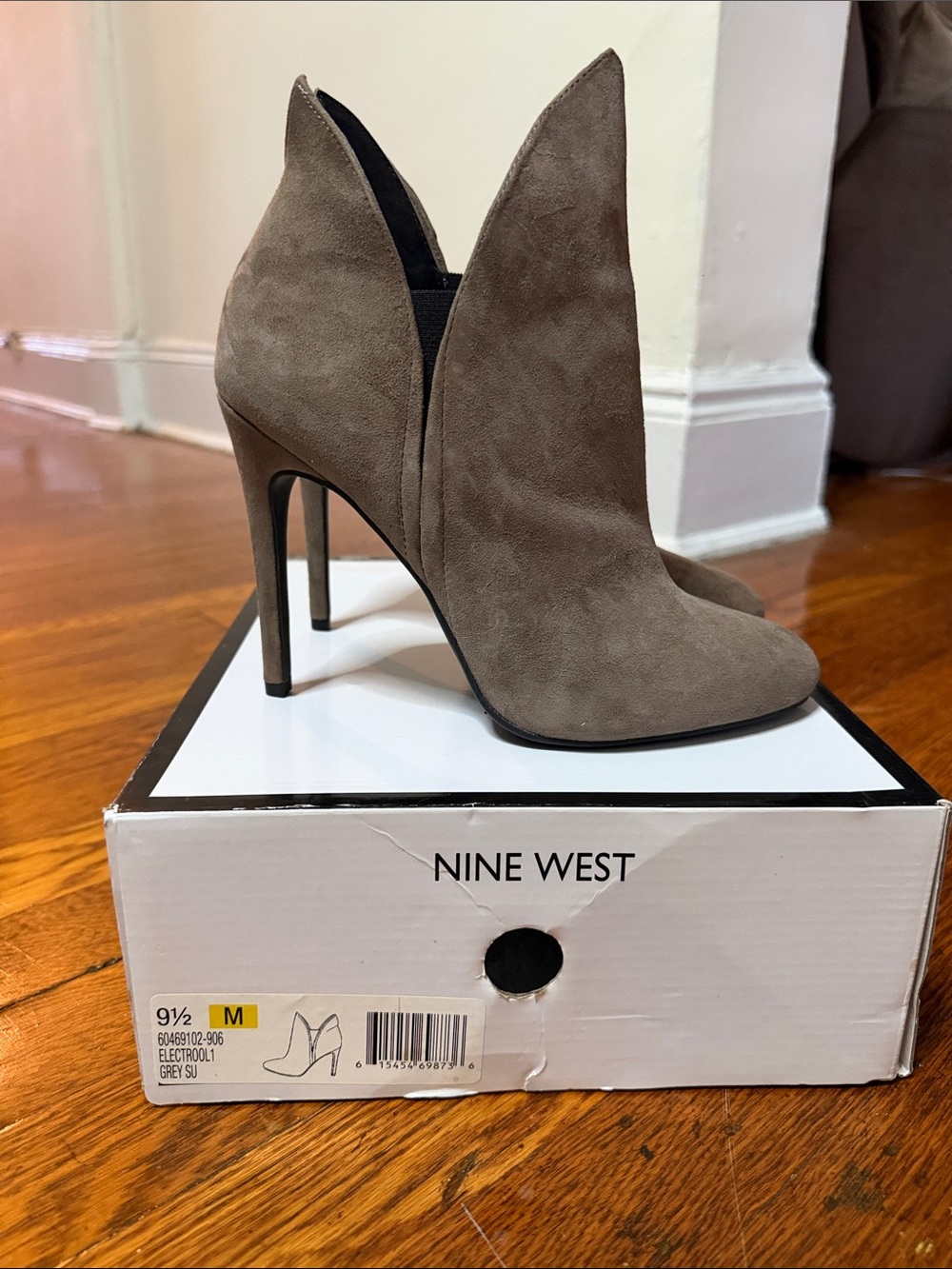 Nine West Grey Suede Pointed Toe Ankle Booties - Picture 3 of 10